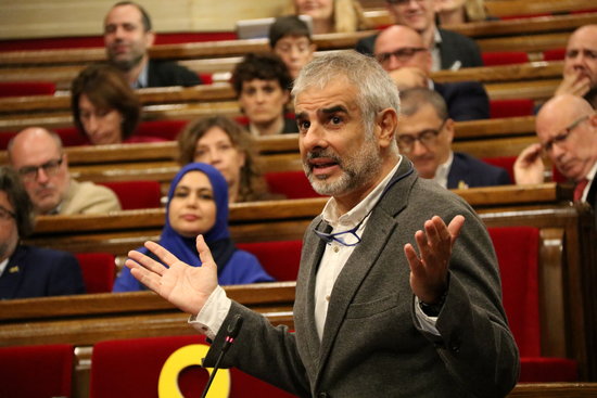 Cs spokespoerson Carlos Carrizosa speaks at the Catalan parliament on October 10 2018 (by Núria Julià)